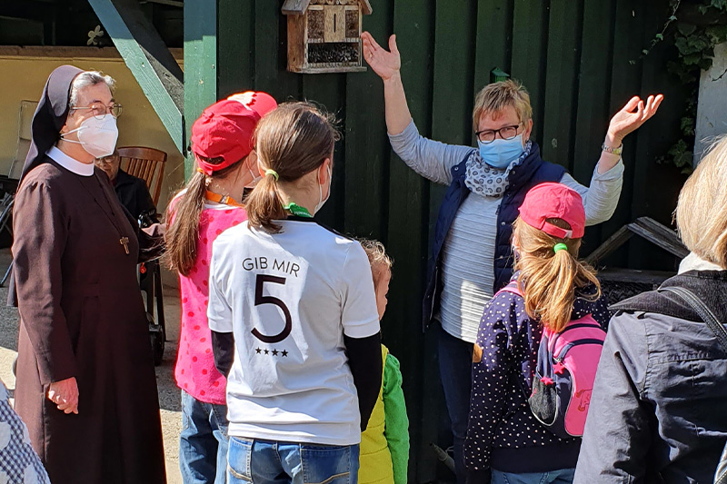 Imkerin Andrea Lenzmeier informierte über das Leben der Bienen.