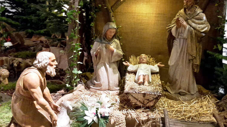 Das Geistliches Zentrum Franziskus lädt in der Weihnachtszeit zum Besuch der Krippen im Mutterhaus der Franziskanerinnen ein. Das Archivbild zeigt einen Ausschnitt der Krippe, die zu Weihnachten in der Mutterhauskirche aufgebaut wird. Archivbild: Franziskanerinnen Salzkotten